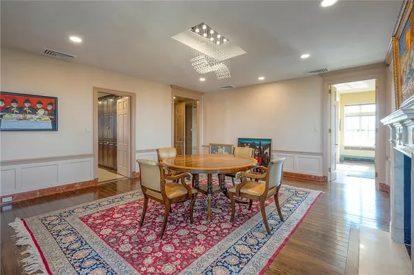 $1,300,000 | 5049 Wornall Road, Unit 7AB, Kansas City, MO 64112