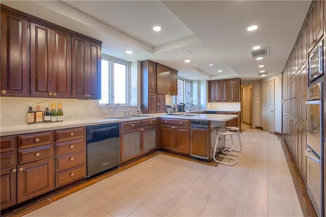 $1,550,000 | 5049 Wornall Road, Unit 7AB, Kansas City, MO 64112