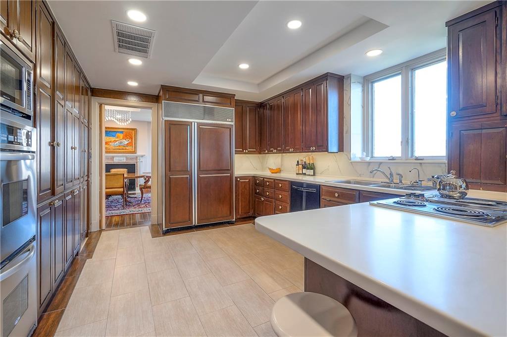 5049 Wornall Road, Unit 7AB Kansas City, MO 64112 - Photo 29 of 83