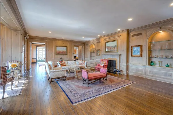 $1,300,000 | 5049 Wornall Road, Unit 7AB, Kansas City, MO 64112
