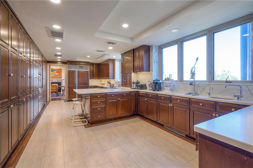 5049 Wornall Road, Unit 7AB Kansas City, MO 64112 - Photo 33 of 83