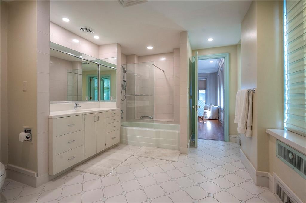 5049 Wornall Road, Unit 7AB Kansas City, MO 64112 - Photo 51 of 83