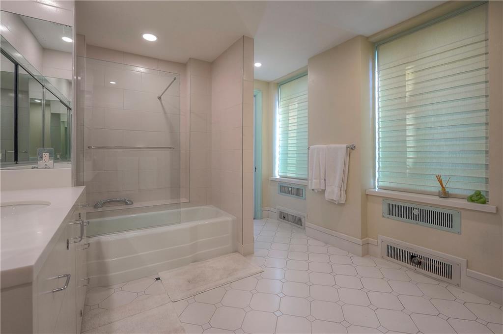 5049 Wornall Road, Unit 7AB Kansas City, MO 64112 - Photo 52 of 83