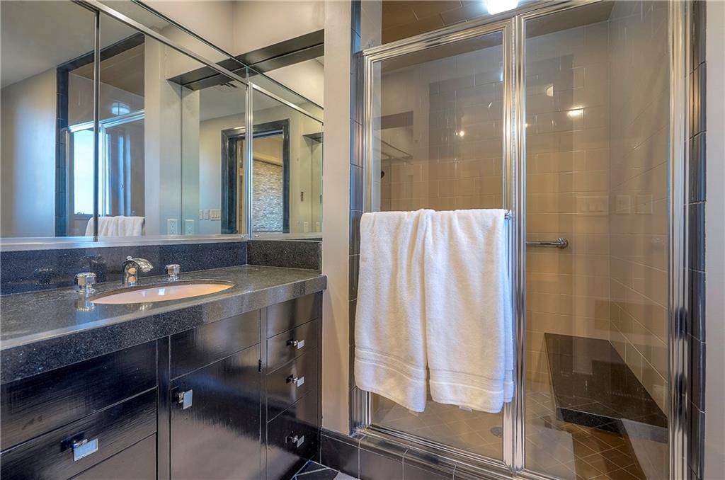 5049 Wornall Road, Unit 7AB Kansas City, MO 64112 - Photo 70 of 83