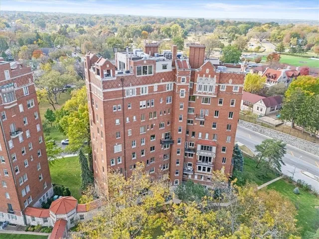 $1,550,000 | 5049 Wornall Road, Unit 7AB, Kansas City, MO 64112