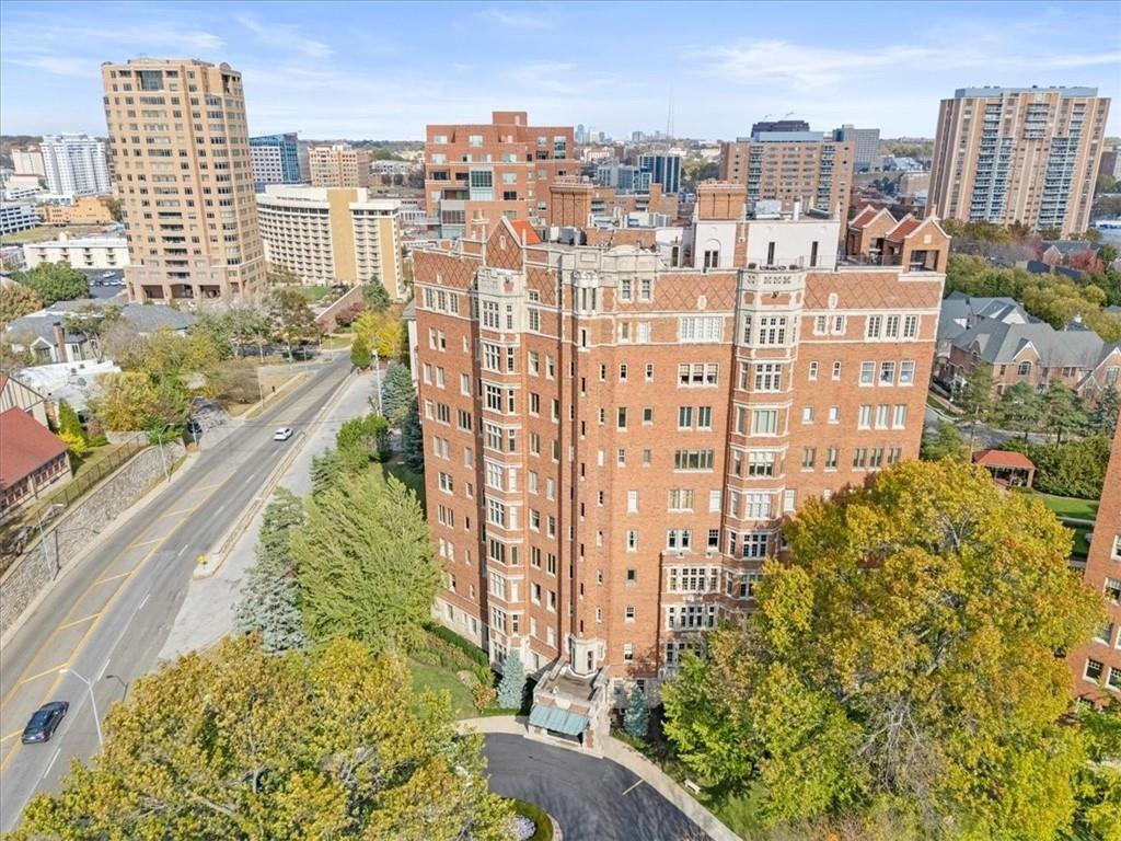 5049 Wornall Road, Unit 7AB Kansas City, MO 64112 - Photo 74 of 83