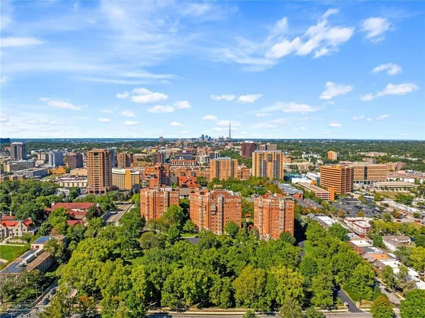 $1,300,000 | 5049 Wornall Road, Unit 7AB, Kansas City, MO 64112