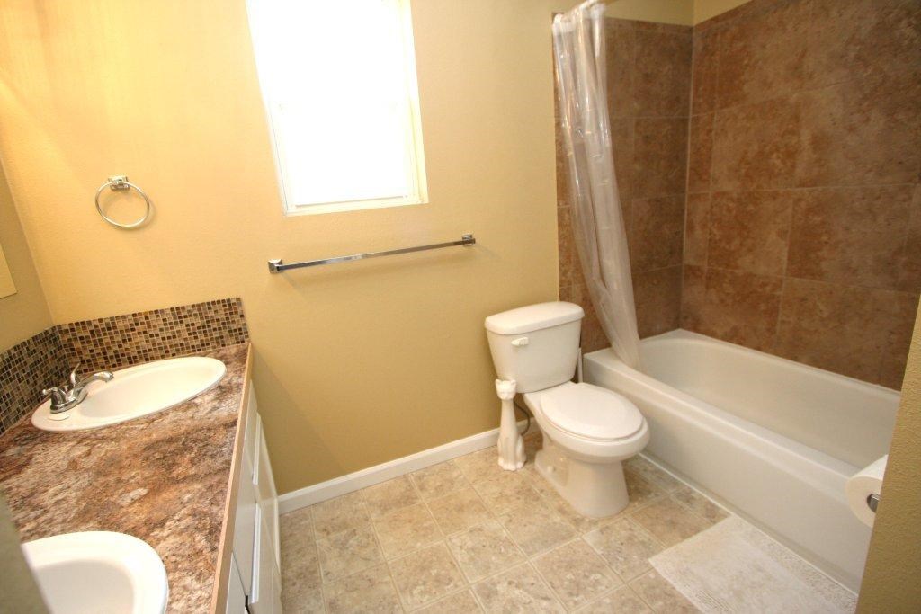 215 North E Stringham Road Rockford, WA 99030 - Photo 7 of 20