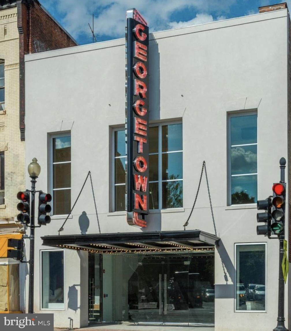 3210 Grace Street Northwest, Unit 308 Washington, DC 20007 - Photo 8 of 11 a view of the entryway of the house