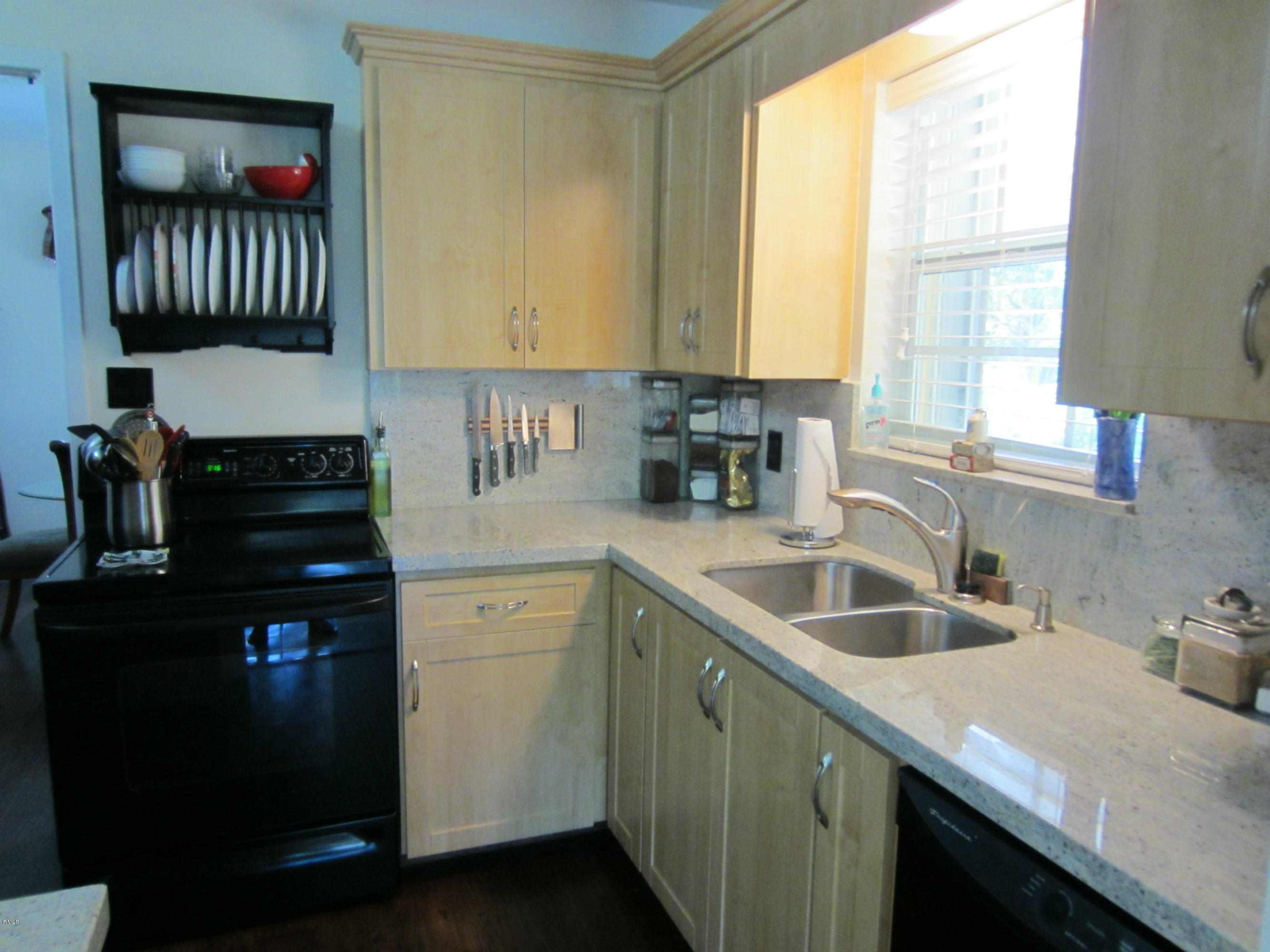 225 Alpine Road West Palm Beach, FL 33405 - Photo 7 of 26 225 Alpine ad 007
