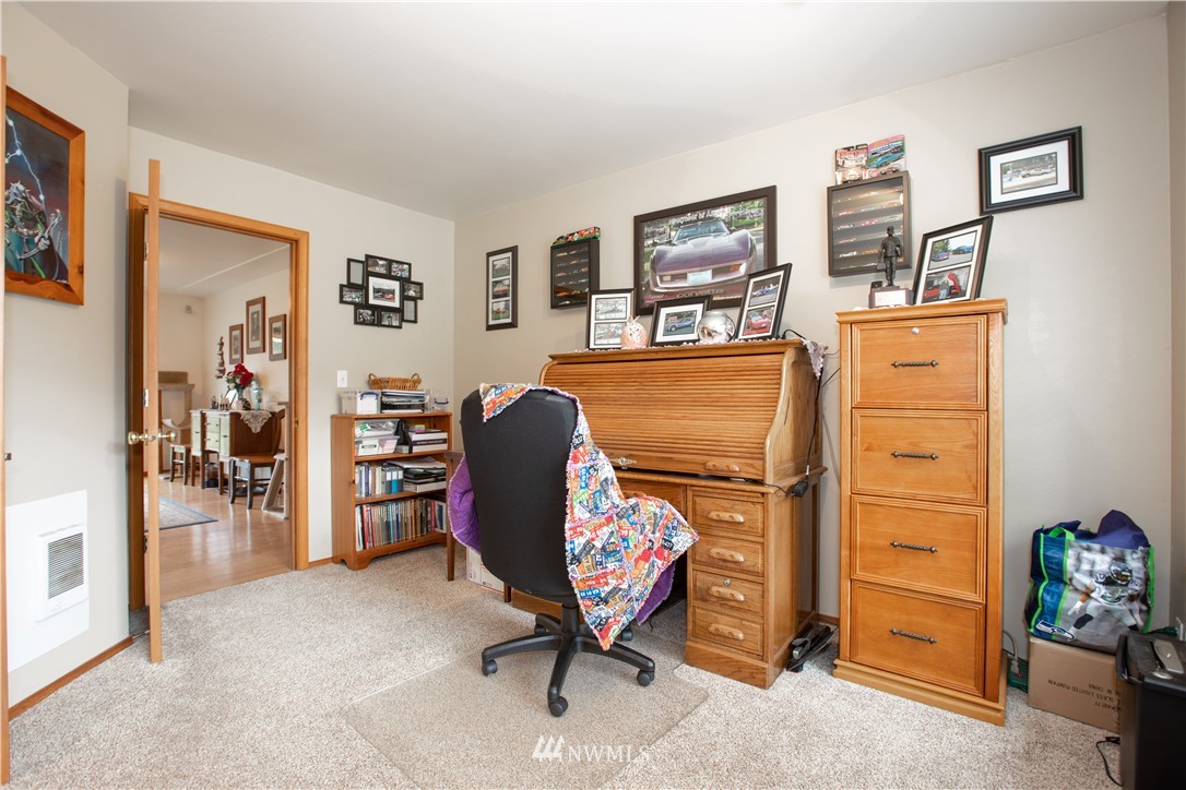 17110 Eugene Street Southwest Rochester, WA 98579 - Photo 15 of 37