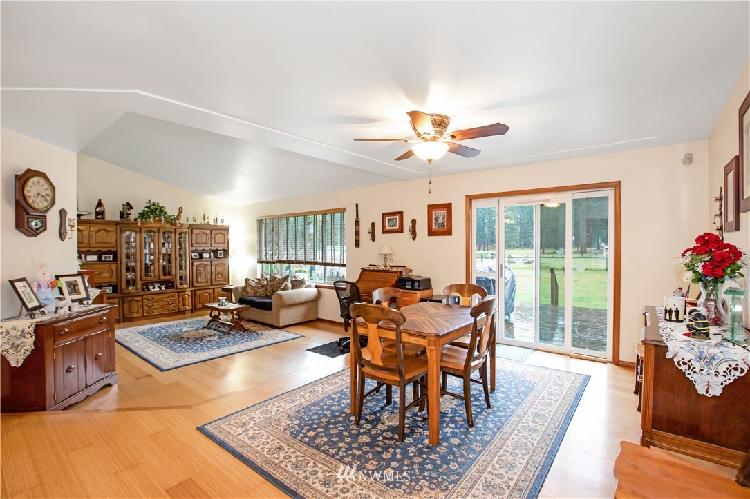 17110 Eugene Street Southwest Rochester, WA 98579 - Photo 4 of 37