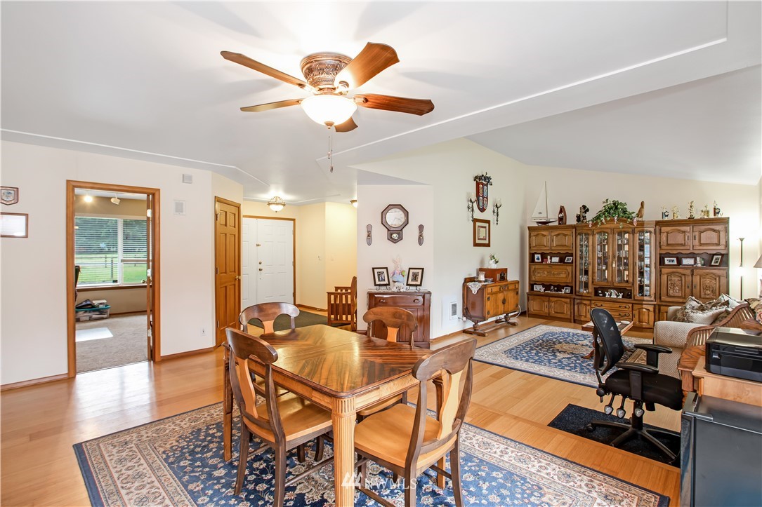 17110 Eugene Street Southwest Rochester, WA 98579 - Photo 5 of 37