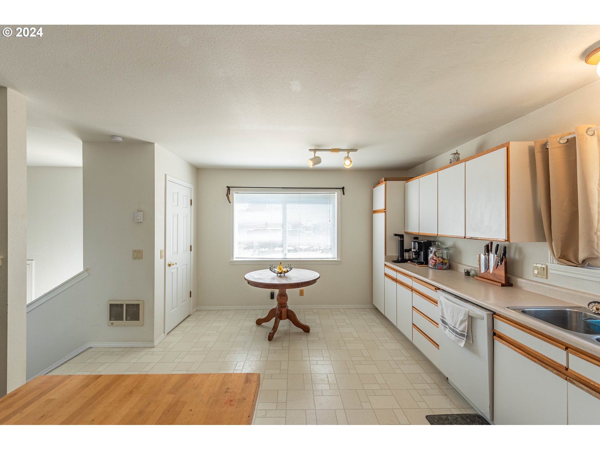 62782 Flagstaff Road Coos Bay, OR 97420 - Photo 3 of 46 Gallery Image 3