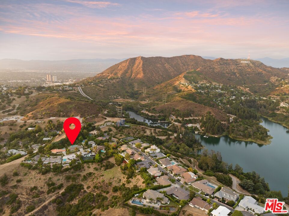 6523 Lakeridge Road Los Angeles, CA 90068 - Photo 27 of 28 a view of a city