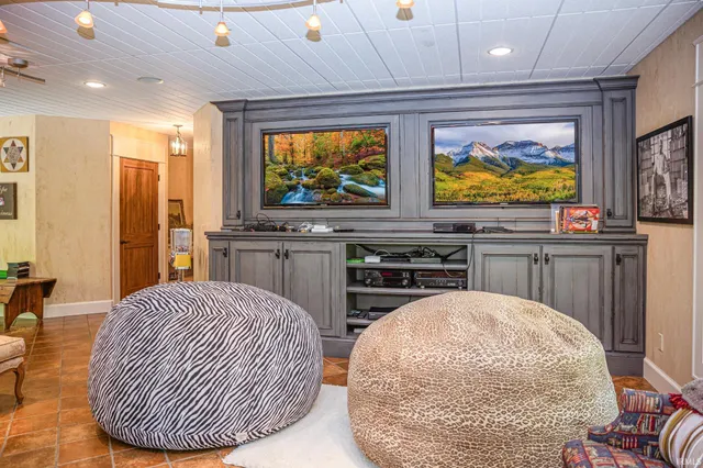 $2,290,000 | 1895 Gun Club Road, Jasper, IN 47546