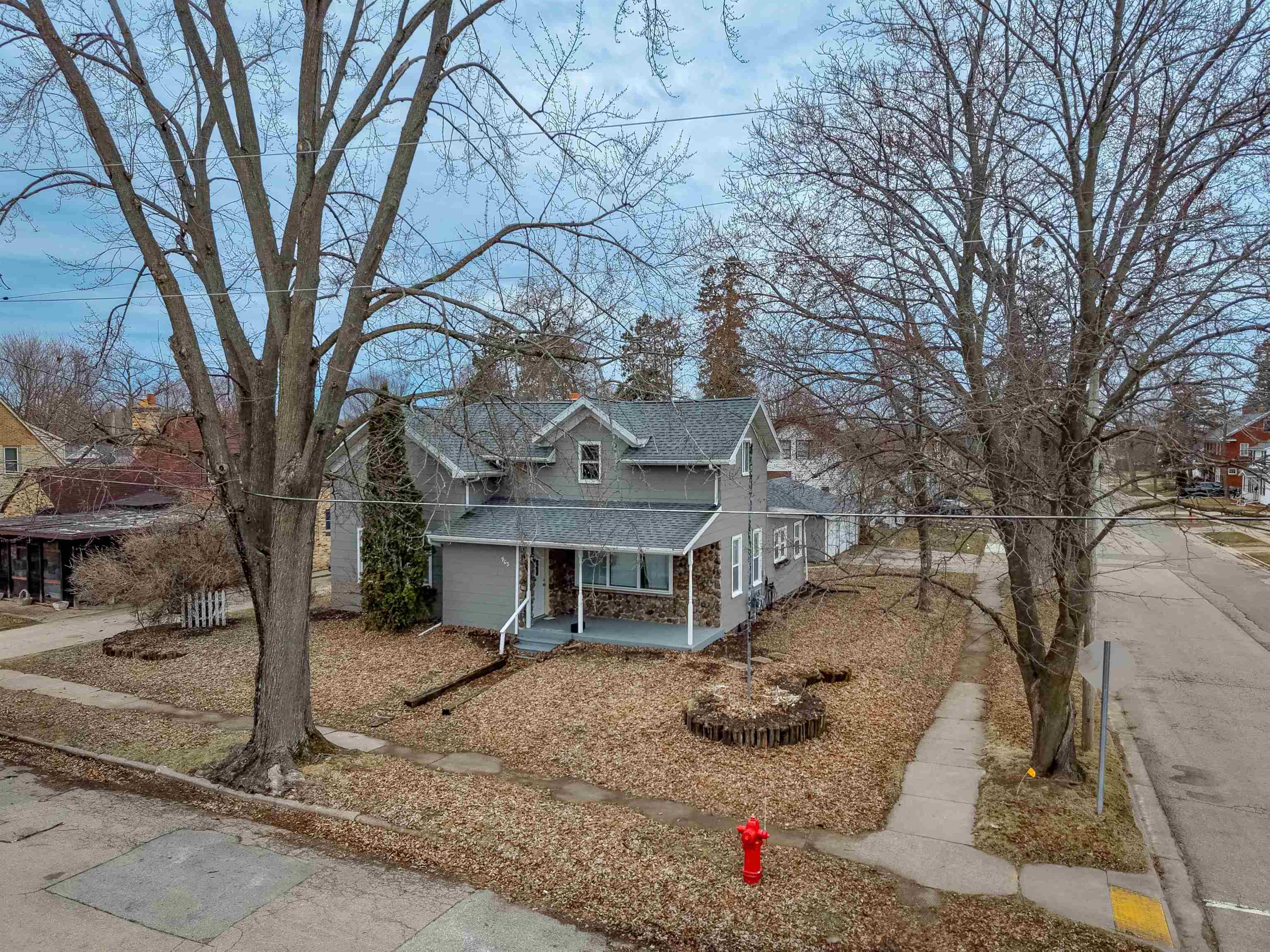 903 Smith Street New London, WI 54961 - Photo 2 of 28
