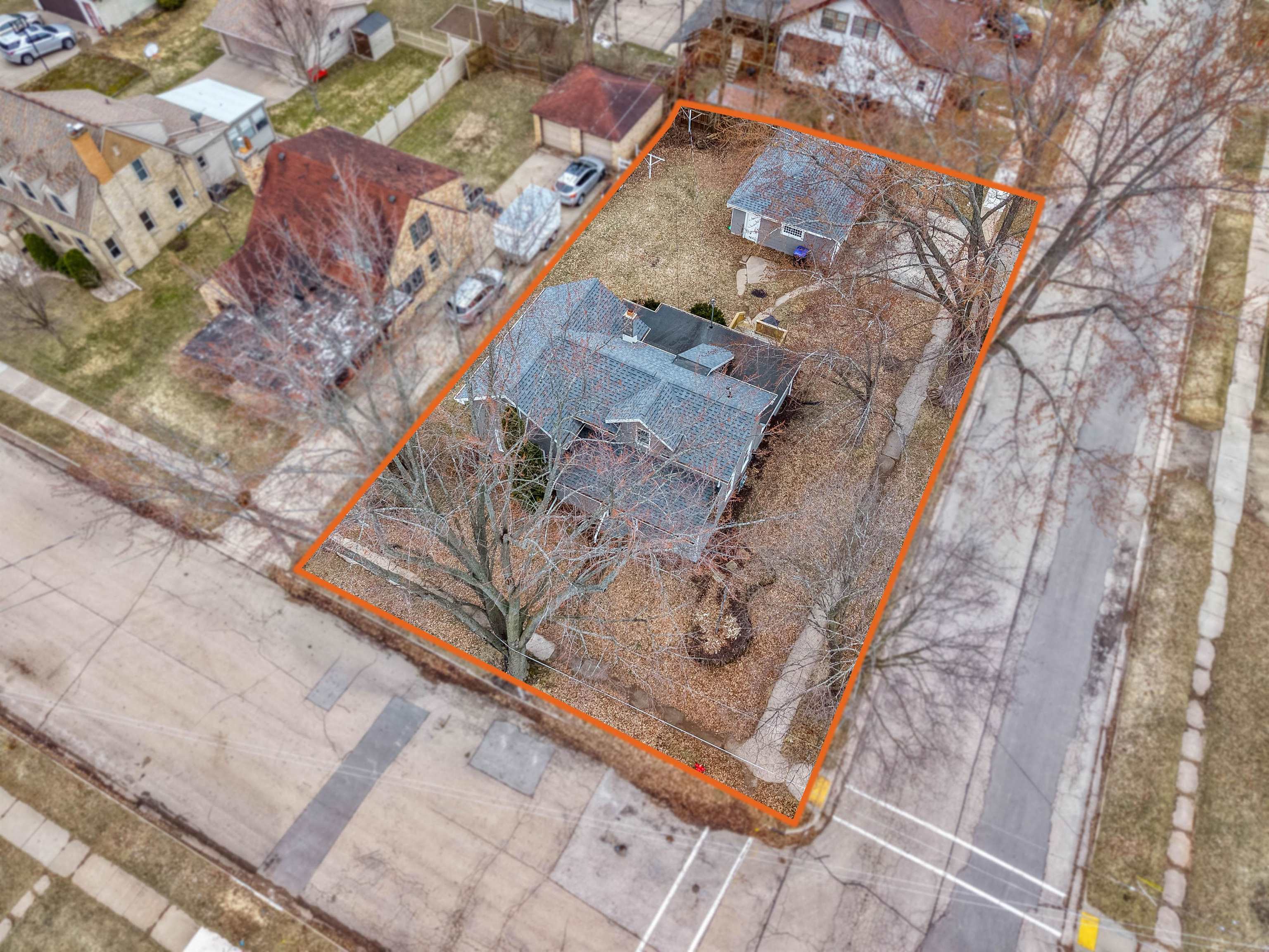 903 Smith Street New London, WI 54961 - Photo 4 of 28