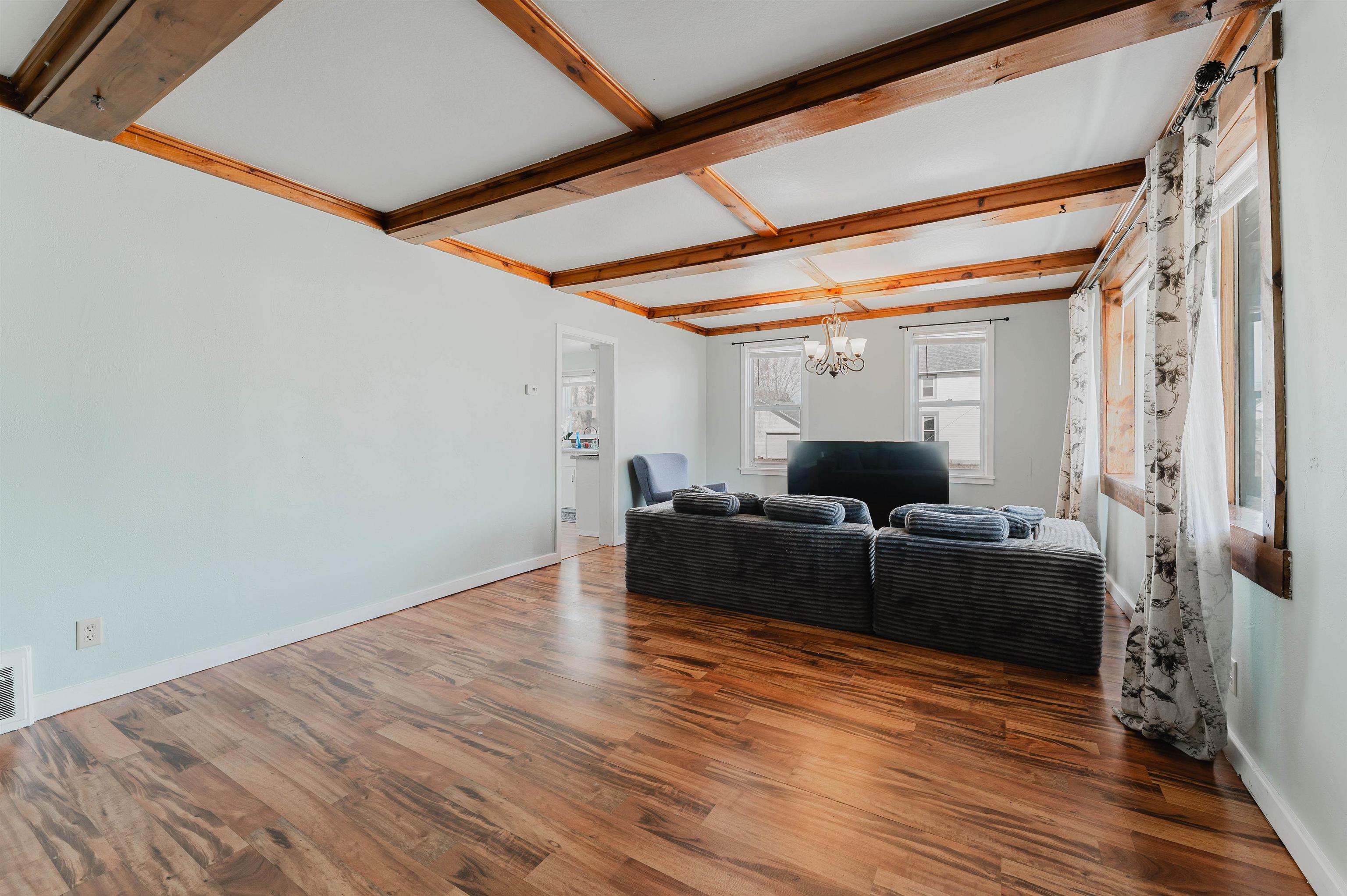 903 Smith Street New London, WI 54961 - Photo 7 of 28