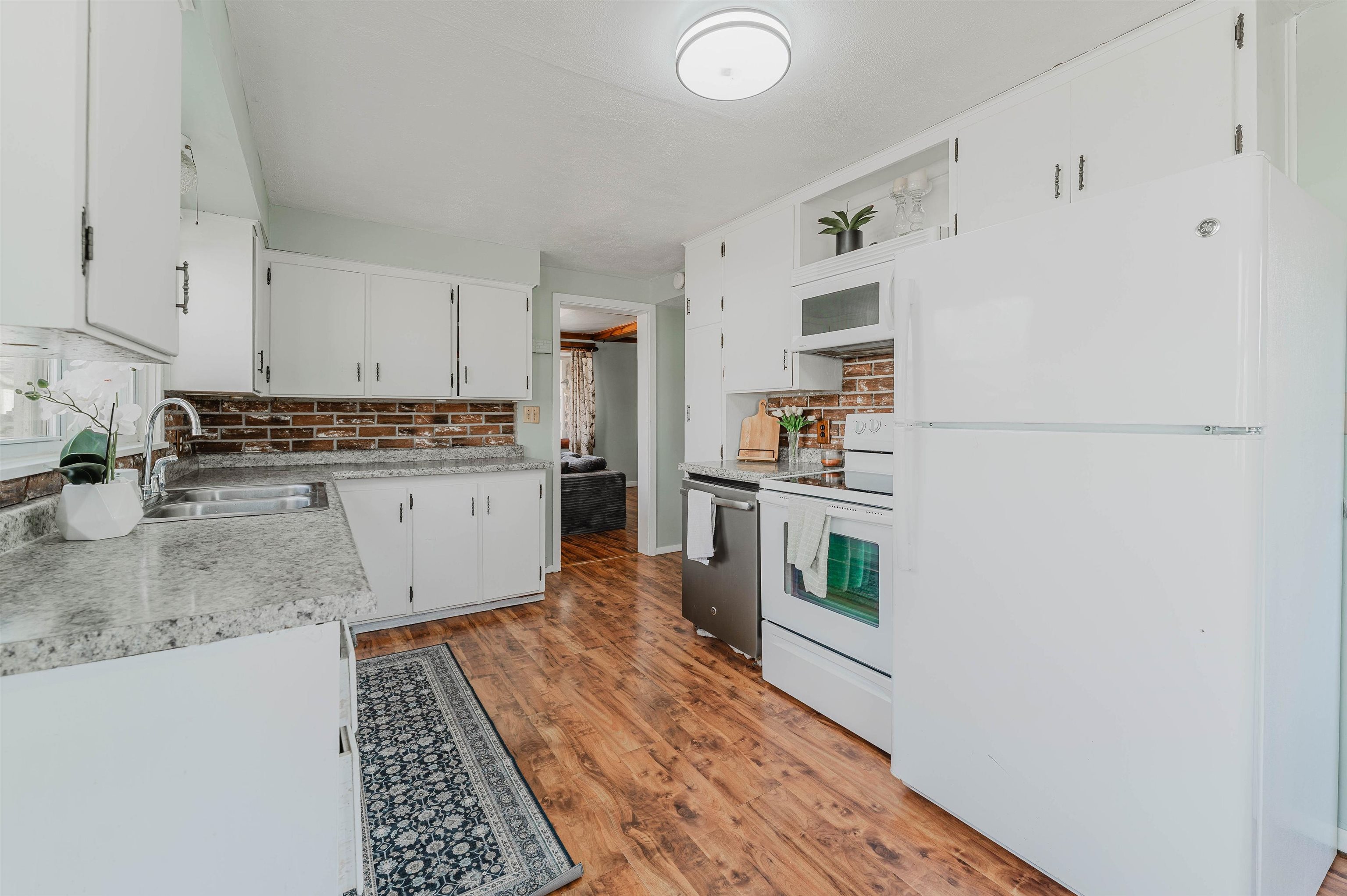 903 Smith Street New London, WI 54961 - Photo 9 of 28
