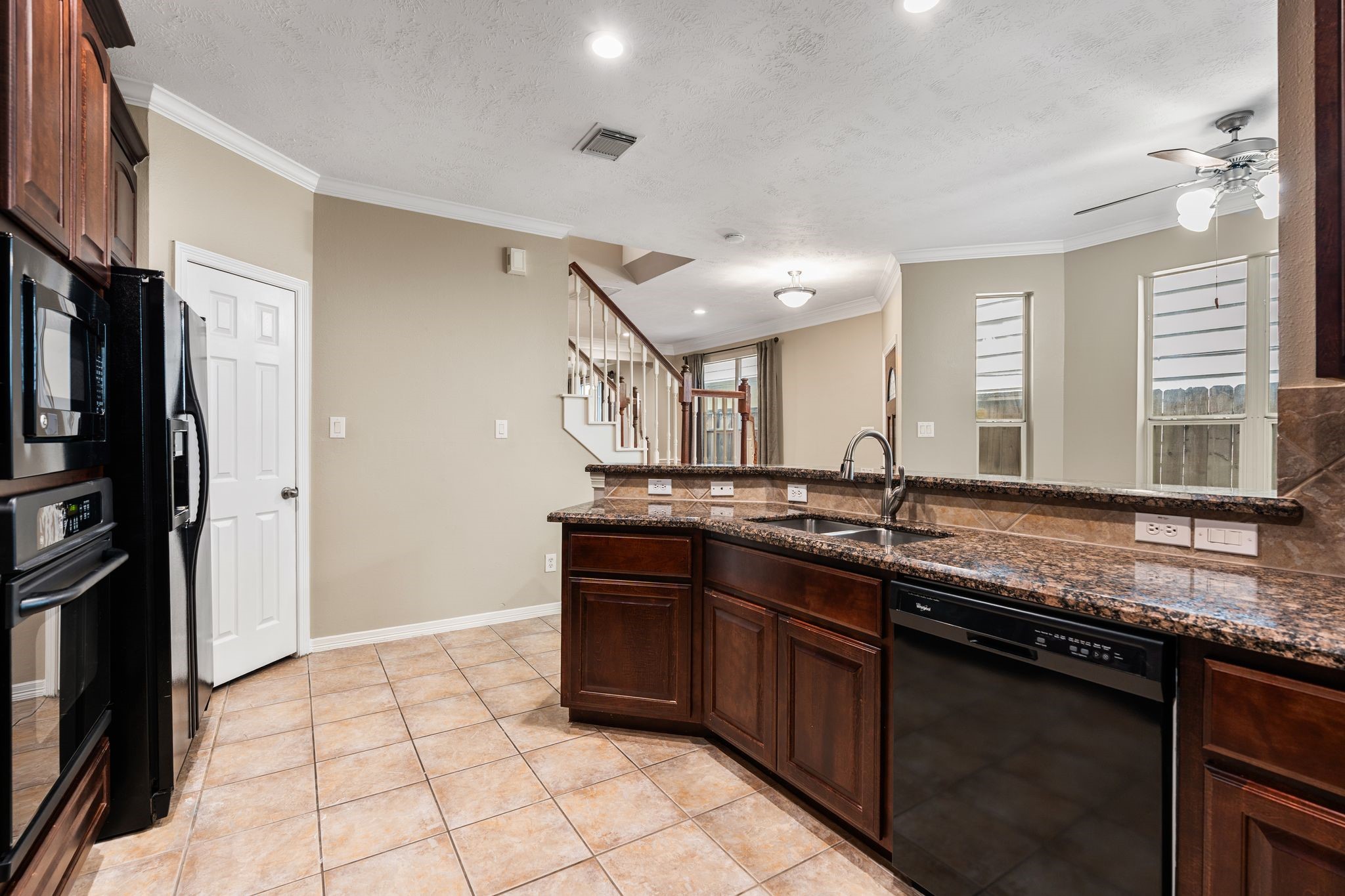4223 Rose Street Houston, TX 77007 - Photo 14 of 40 Kitchen with refrigerator