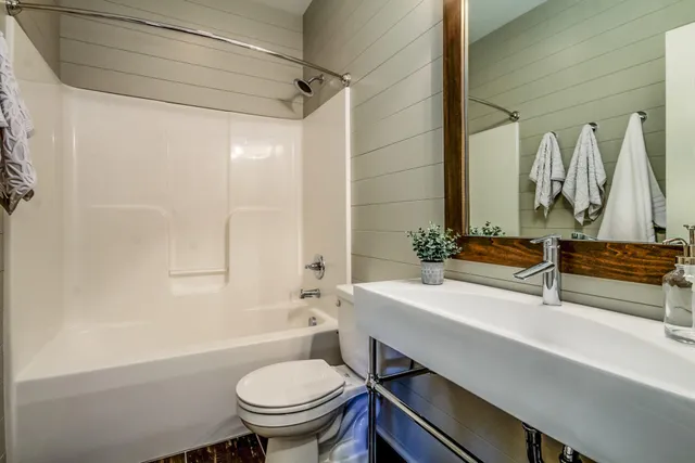 $950,000 | 10071 Hideaway Court Southeast, Unit 20, Caledonia, MI 49316