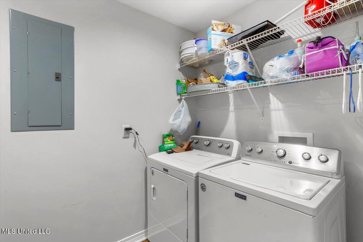 25286 East Dubuisson Road Pass Christian, MS 39571 - Photo 20 of 26 Laundry