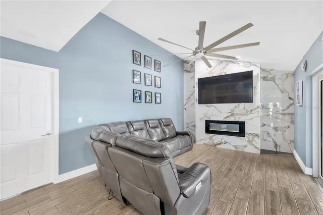 $499,900 | 4002 Briarlake Drive, Valrico, FL 33596