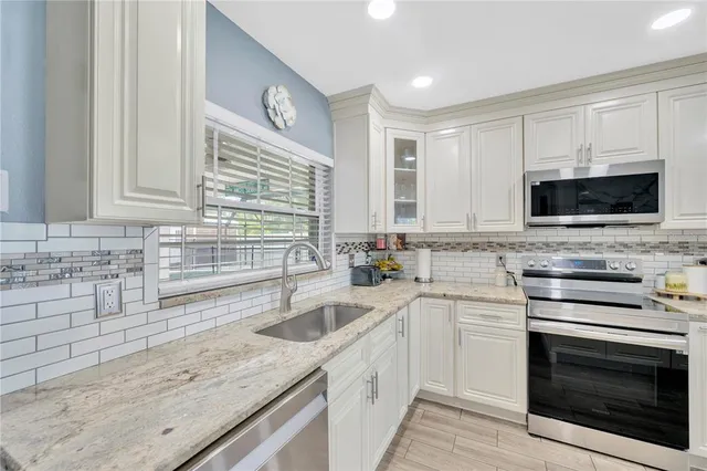 $499,900 | 4002 Briarlake Drive, Valrico, FL 33596