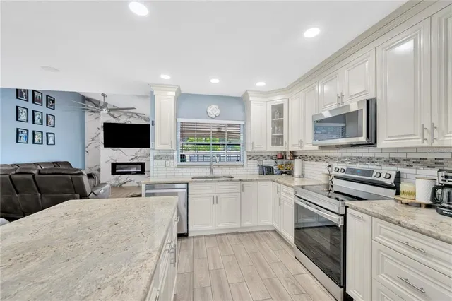 $499,900 | 4002 Briarlake Drive, Valrico, FL 33596