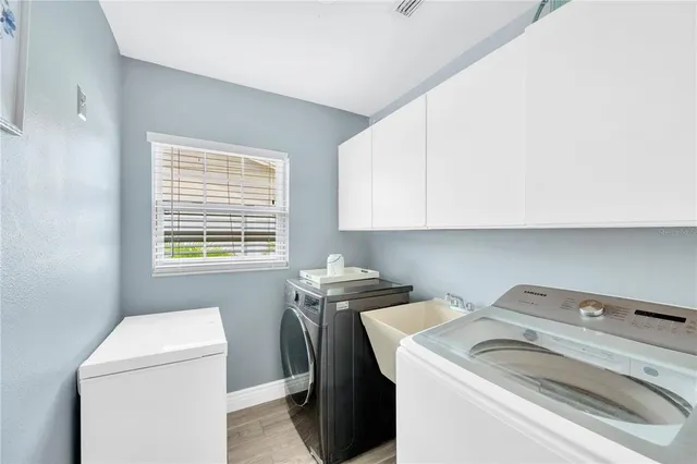 $499,900 | 4002 Briarlake Drive, Valrico, FL 33596