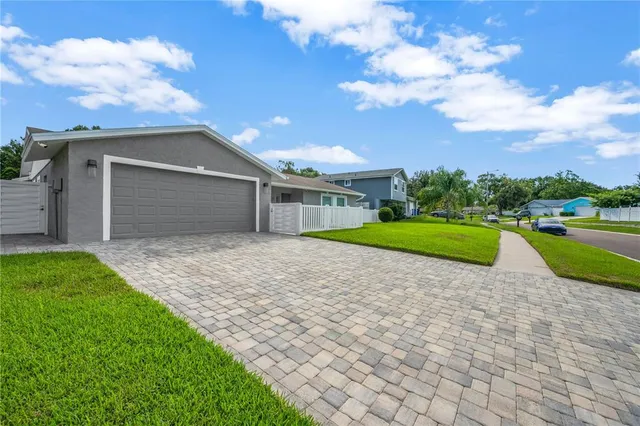 $499,900 | 4002 Briarlake Drive, Valrico, FL 33596