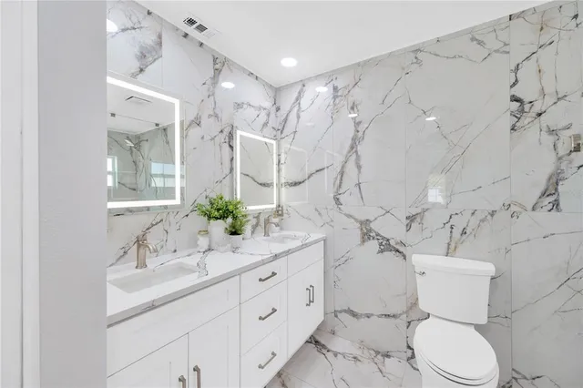 $499,900 | 4002 Briarlake Drive, Valrico, FL 33596