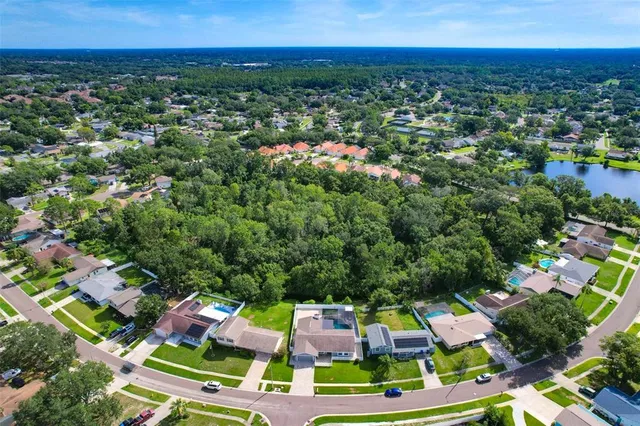 $499,900 | 4002 Briarlake Drive, Valrico, FL 33596