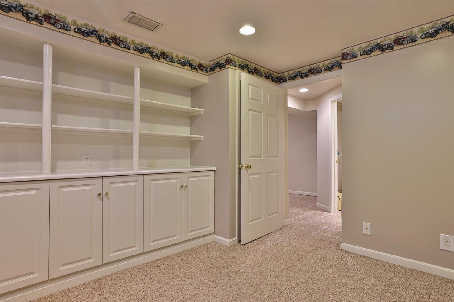 350 Compton Road Cincinnati, OH 45215 - Photo 40 of 43