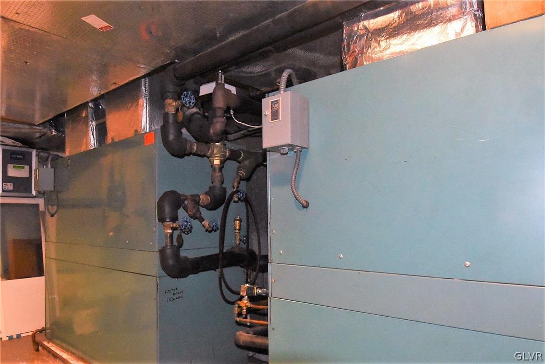 616 4th Bethlehem, PA 18015 - Photo 41 of 50 a view of walk in closet