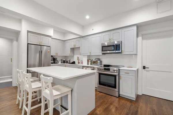 $5,300 | 520 Beacon Street, Unit 1C, Boston, MA 02215