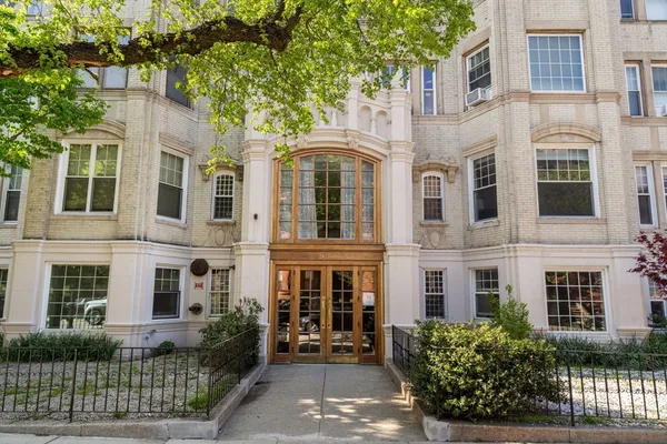 $5,300 | 520 Beacon Street, Unit 1C, Boston, MA 02215