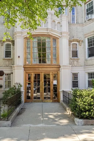 $5,300 | 520 Beacon Street, Unit 1C, Boston, MA 02215