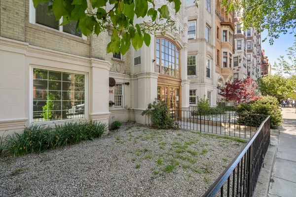 $5,300 | 520 Beacon Street, Unit 1C, Boston, MA 02215