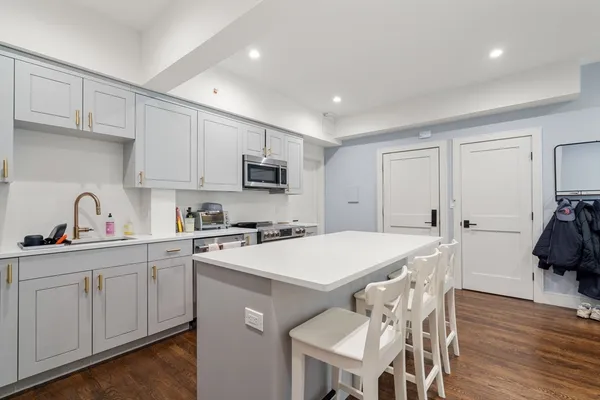 $5,300 | 520 Beacon Street, Unit 1C, Boston, MA 02215