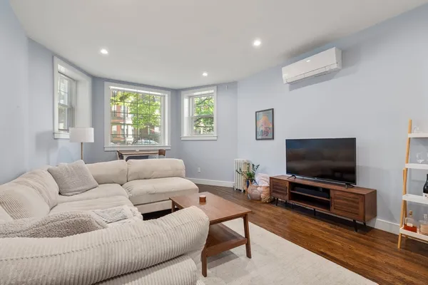 $5,300 | 520 Beacon Street, Unit 1C, Boston, MA 02215