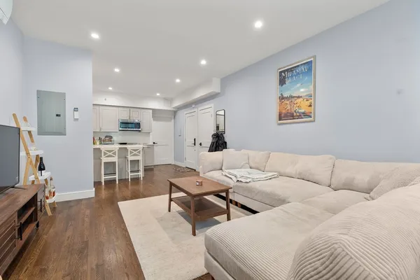 $5,300 | 520 Beacon Street, Unit 1C, Boston, MA 02215