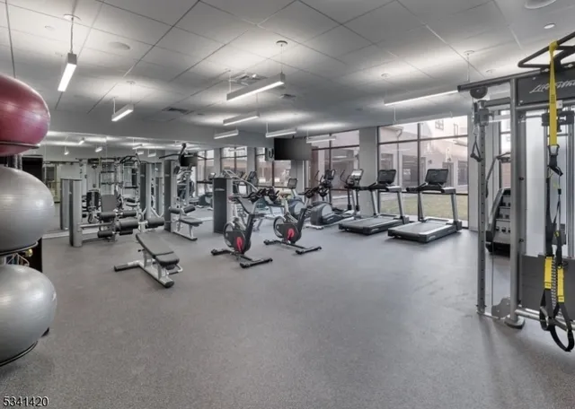 $2,279 | 10 Green Street, Unit 507, Woodbridge, NJ 07095