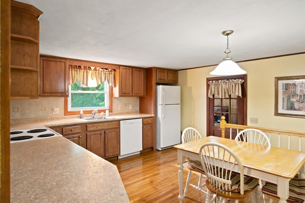 18 Gifford Road Westport, MA 02790 - Photo 8 of 28