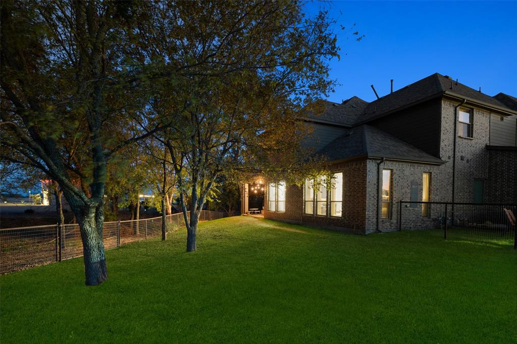 191 Daniel Drive Van Alstyne, TX 75495 - Photo 26 of 30 a view of a park with large trees