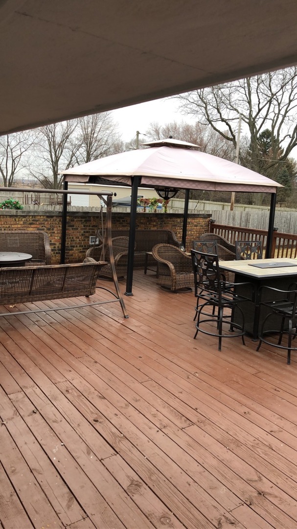 1940 Jericho Road Aurora, IL 60506 - Photo 25 of 29 a view of outdoor space with seating