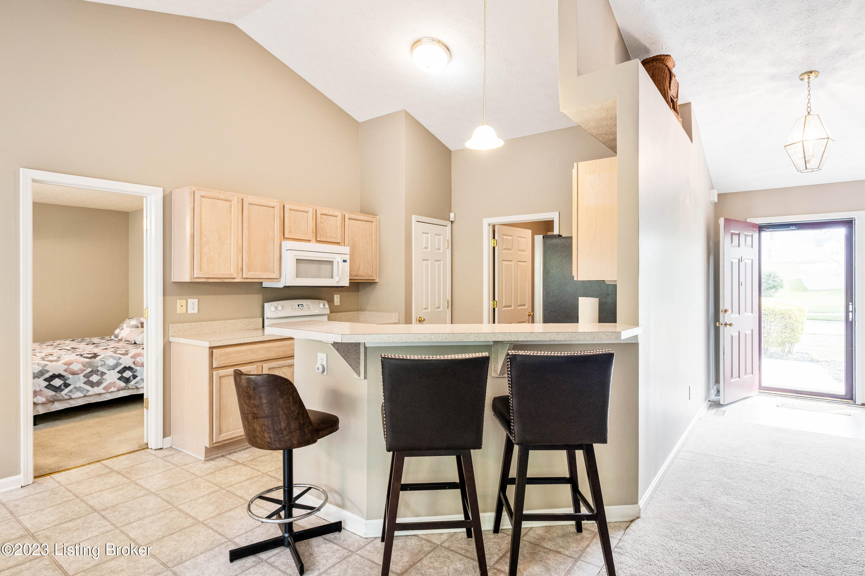 7914 Bridlevista Road Louisville, KY 40228 - Photo 8 of 43 7914 Bridlevista Rd (21 of 45)