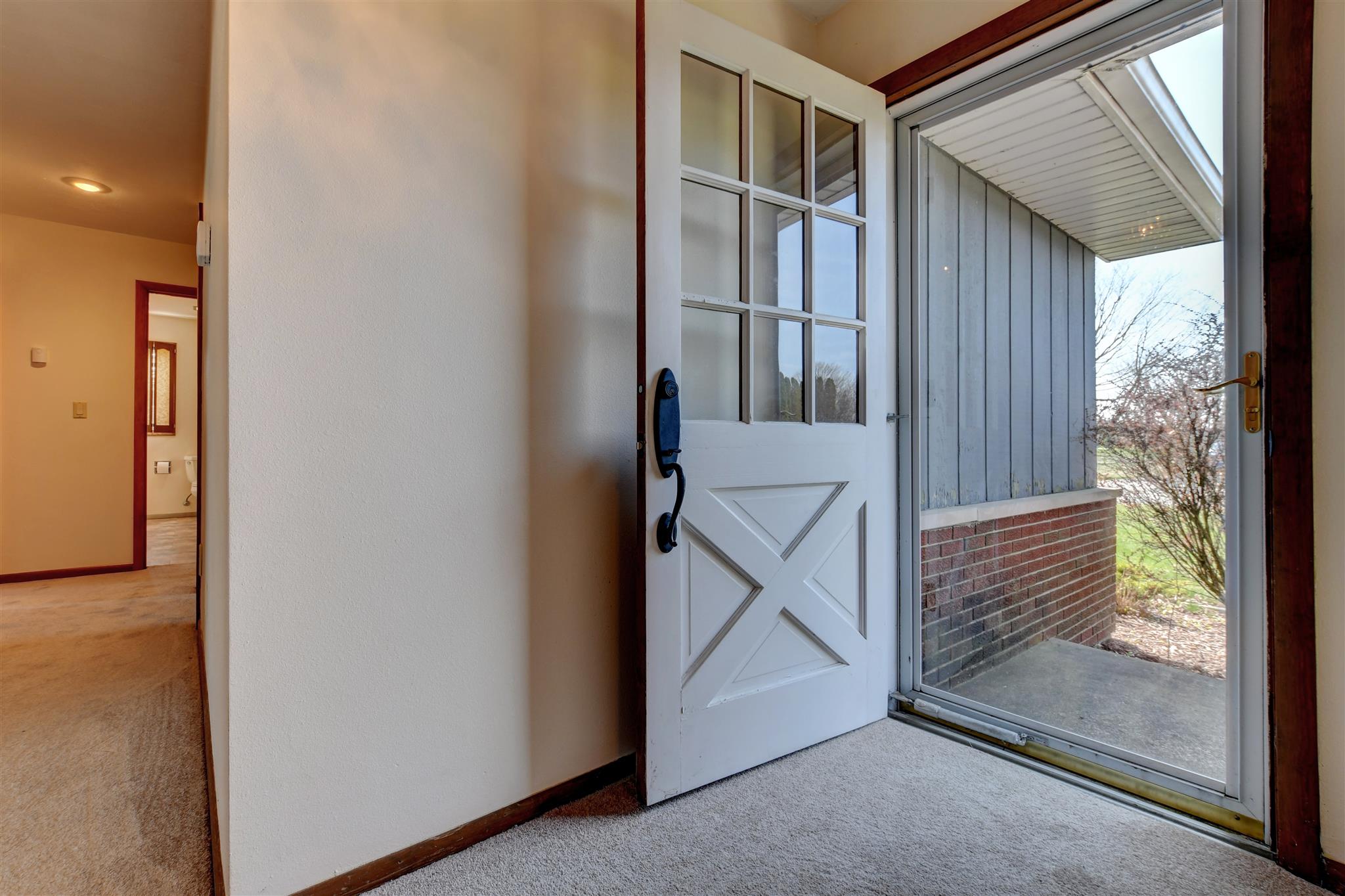 1206 Lima Road Kendallville, IN 46755 - Photo 4 of 32