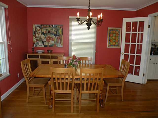 1738 Waltham Road Columbus, OH 43221 - Photo 2 of 18